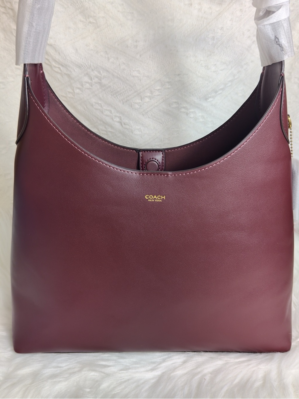 GOODCoach Smooth Leather Hobo in Deep Wine